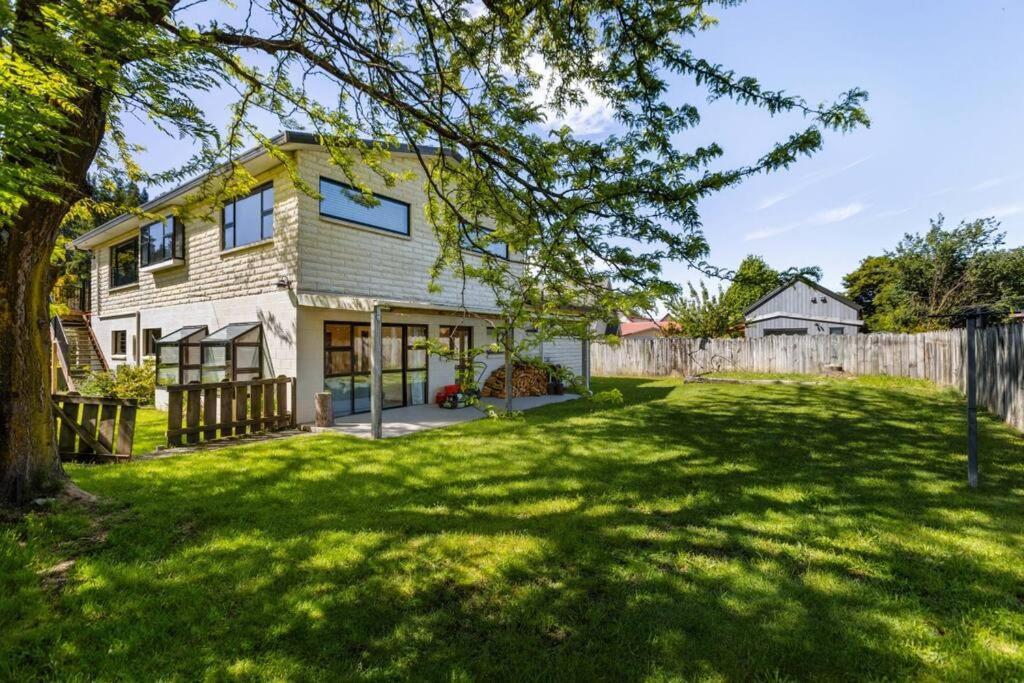 Peakview Lodge Wanaka Exterior photo